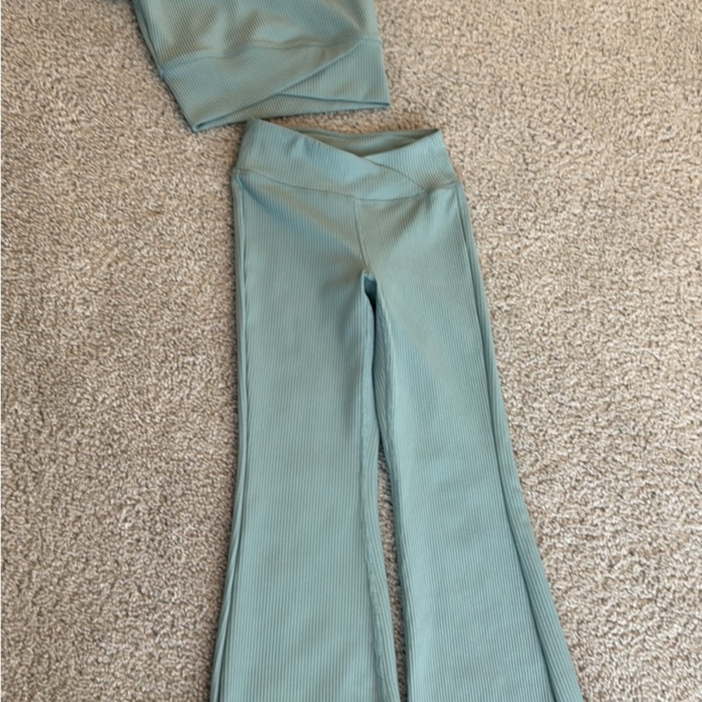 Yogalicious Girls Ribbed Flare Pants set